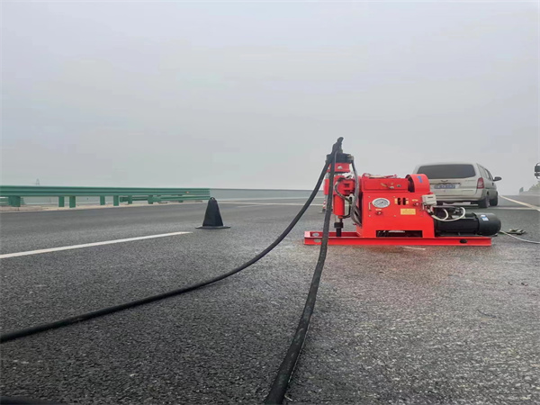 长顺马路路基路面开裂下沉注浆加固灌浆